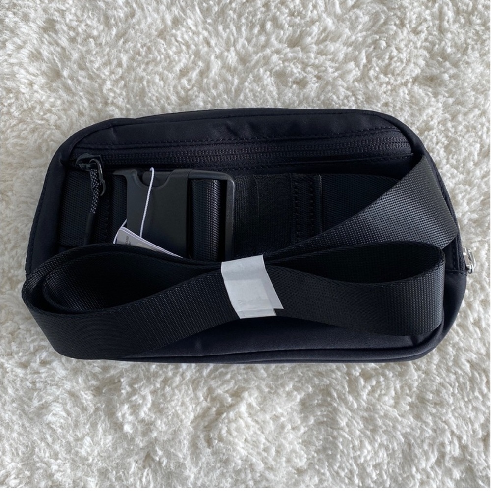 🍎 Lululemon New York Exclusive Everywhere Belt Bag - Picture 7 of 12